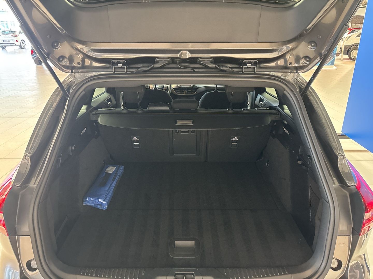 Fahrzeugabbildung Ford Focus Turnier ST-Line Style Sportpaket Navi Memo