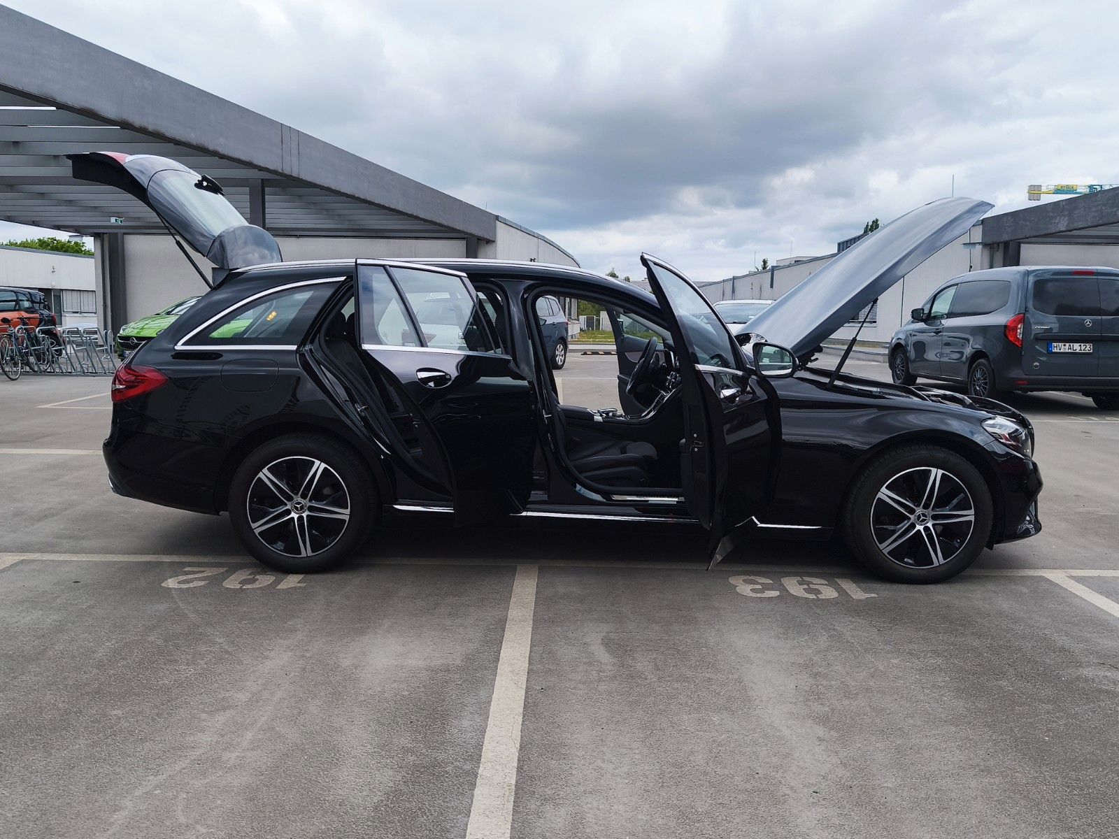Mercedes-Benz C 220d T AVANTG. LED/LEDER/SHZ/CARPLAY/KEYLESSGO foto 12