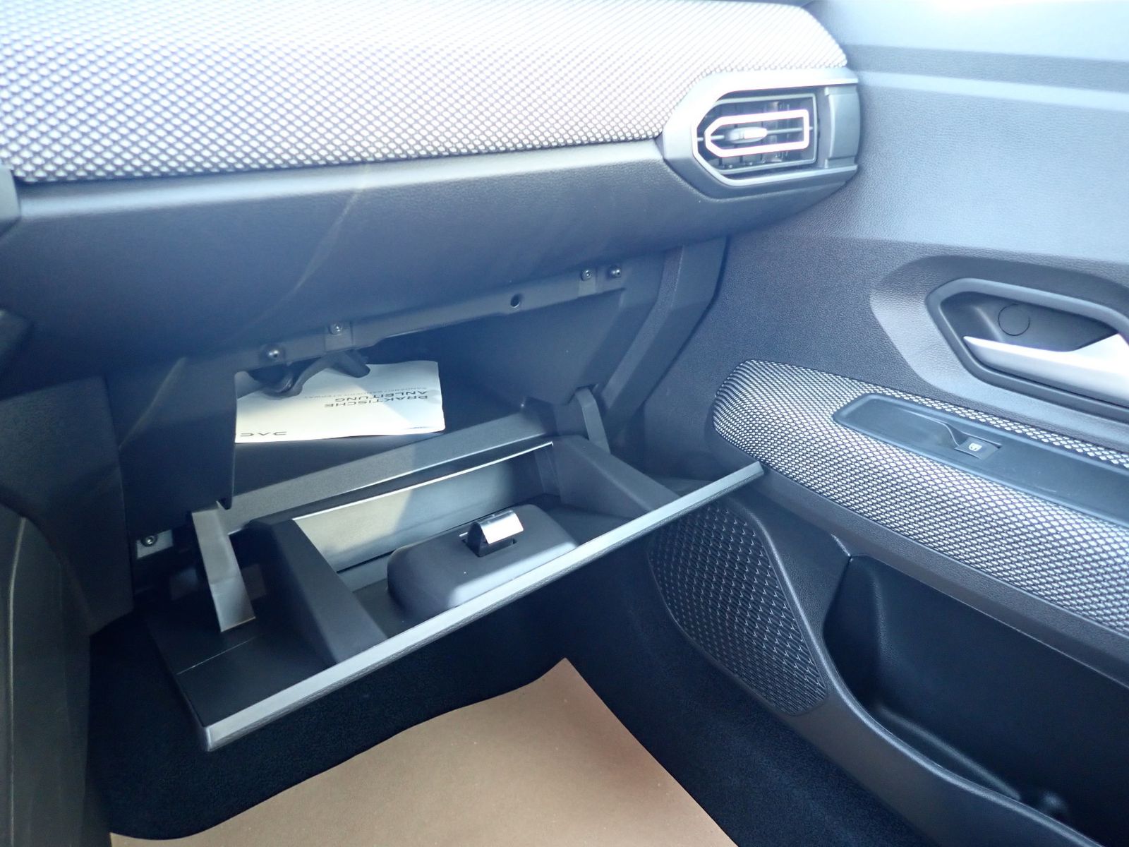 Fahrzeugabbildung Dacia Sandero Journey TCe 90 CVT
