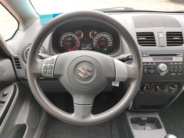 Bild 7 Suzuki SX4 Club 1.6 VVT i-AWD 4x4+AHK+SHZ+ALU+CD+