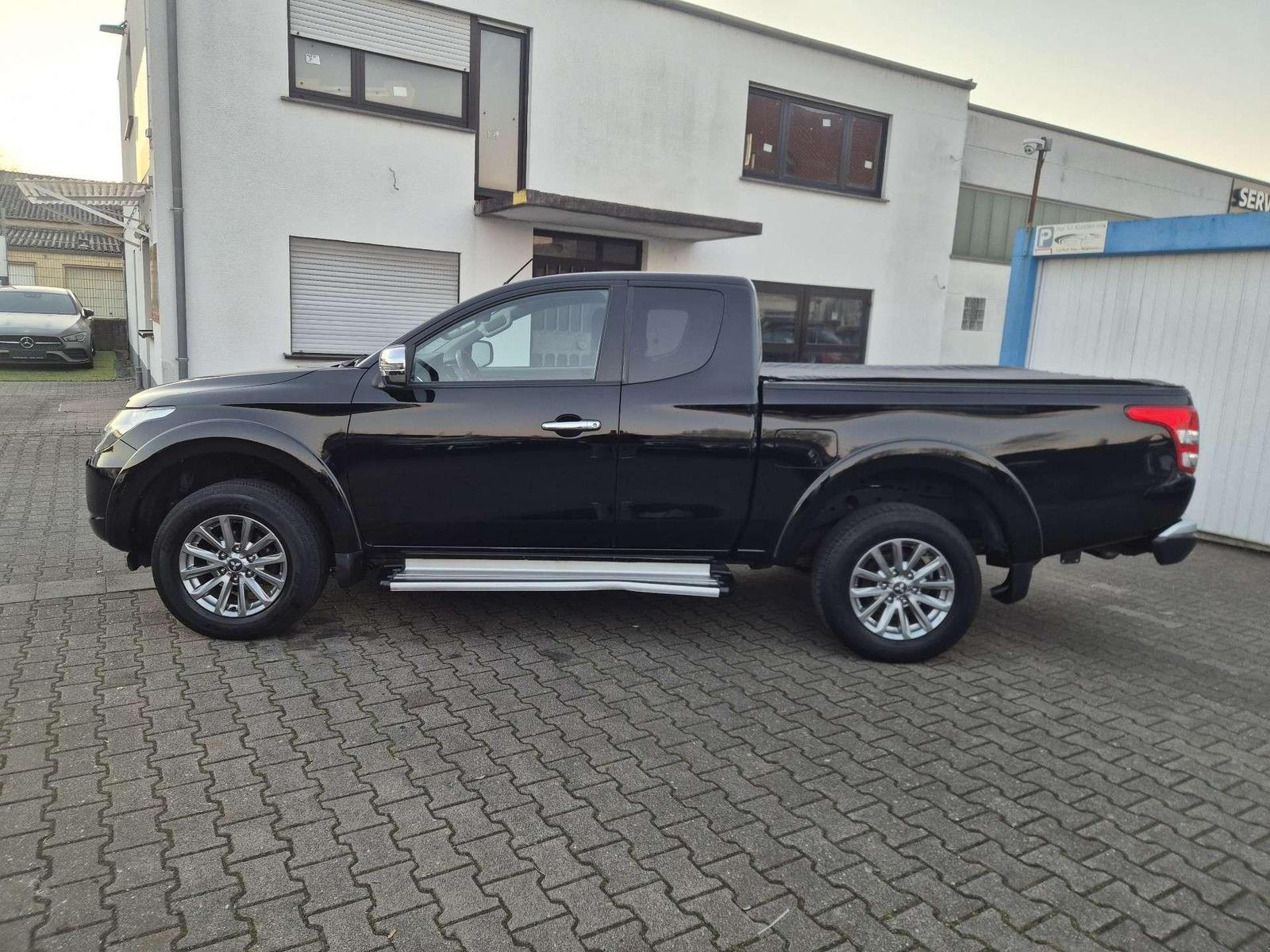 Mitsubishi L200 Plus Club Cab 4WD *AHK 3.0 To. / Top Optik*