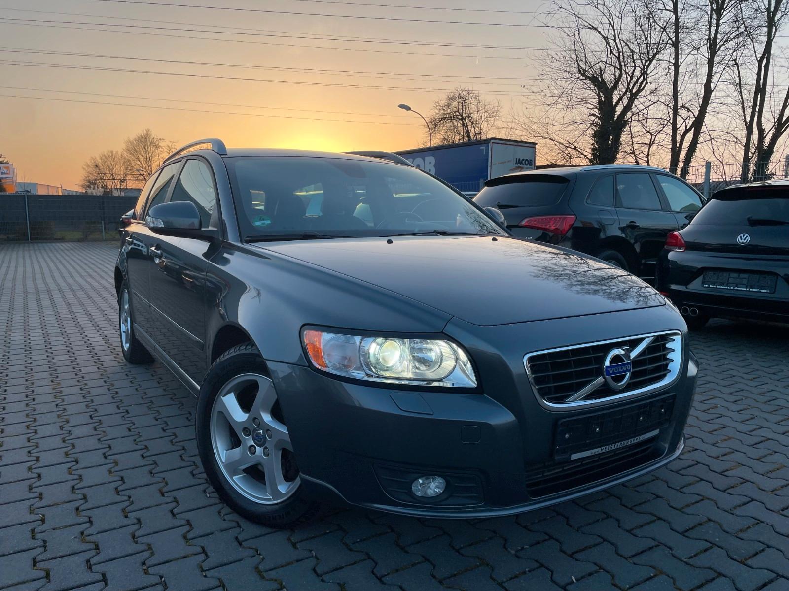 Volvo V50 Kombi D3 Aut. Business Pro Edition 1.Hand