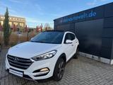 Hyundai Tucson  4WD*Panorama*Kamera *Automatik - Hyundai TUCSON Gebrauchtwagen in Köln