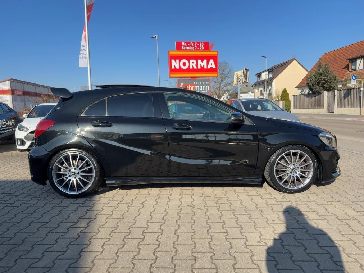 Fahrzeugabbildung Mercedes-Benz A 250 AMG Line 4Matic*Pano*Night Paket*RFK