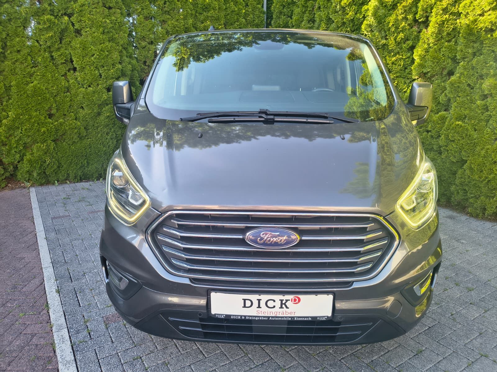 Fahrzeugabbildung Ford Tourneo Custom 320 Aut. L2 BI-XEN+SHZ+CARPLAY+8S