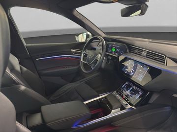 Audi Q8 e-tron - 7