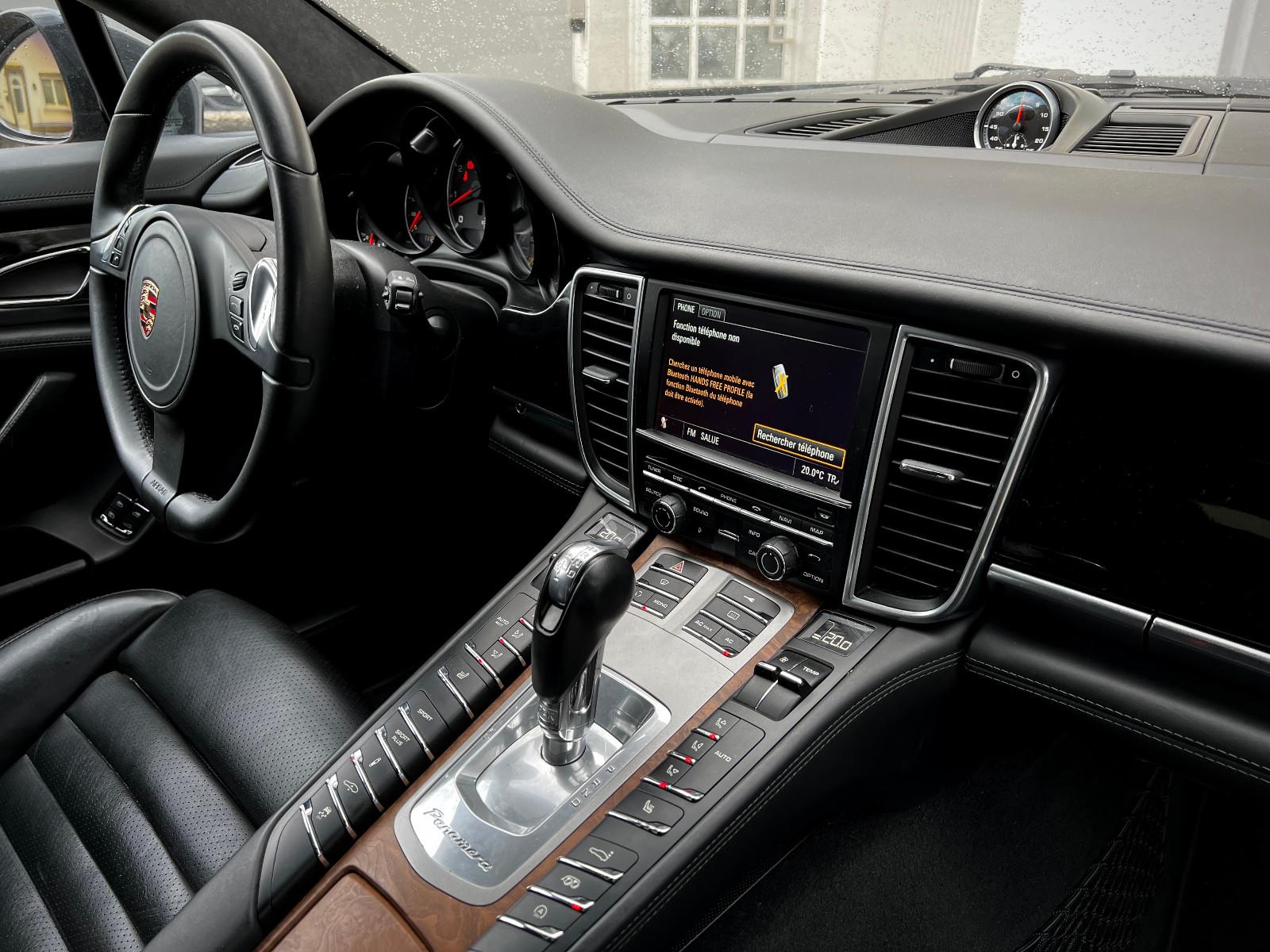 Porsche Panamera Turbo *PDLS/BOSE/XENON*