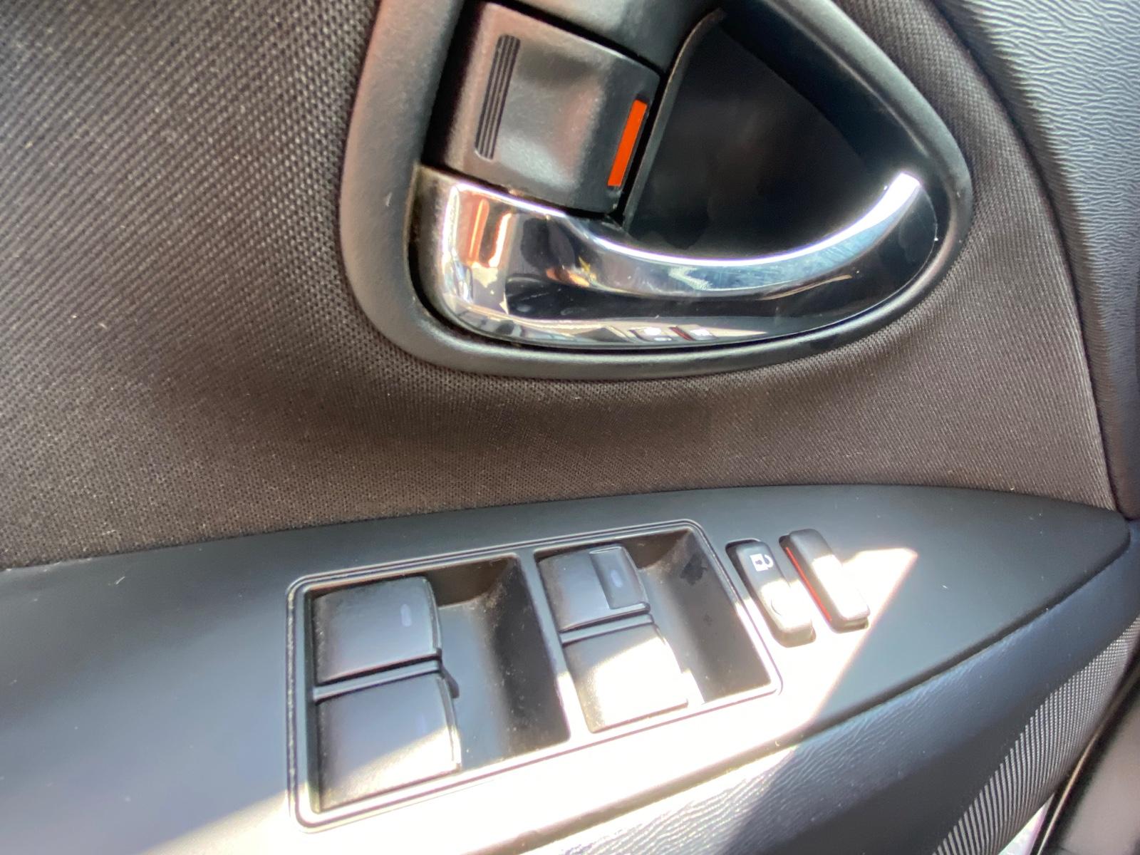 Toyota Avensis 2013 — photo 17