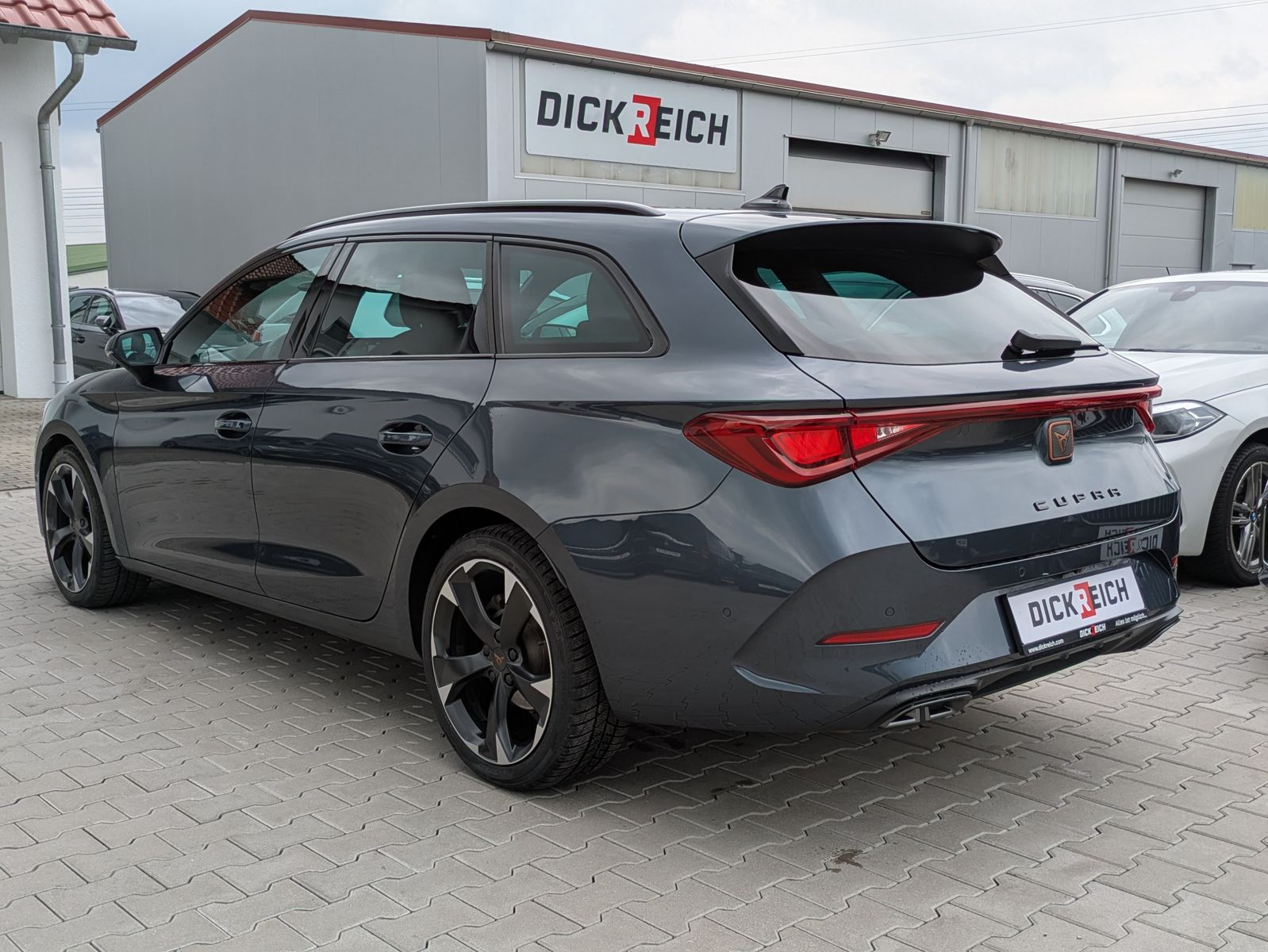 Fahrzeugabbildung CUPRA Leon 1.5 eTSI DSG MATRIX-LED*ACC*AHK*KAMERA*18"