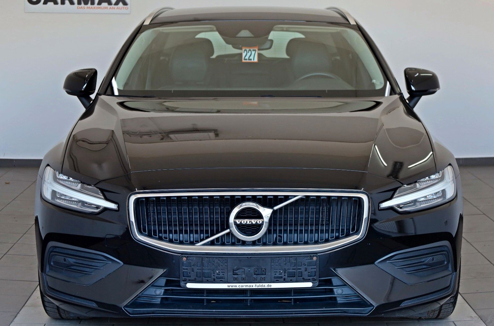 Fahrzeugabbildung Volvo V60 Kombi Momentum Pro TLeder,Navi,LED,PDC,Apple