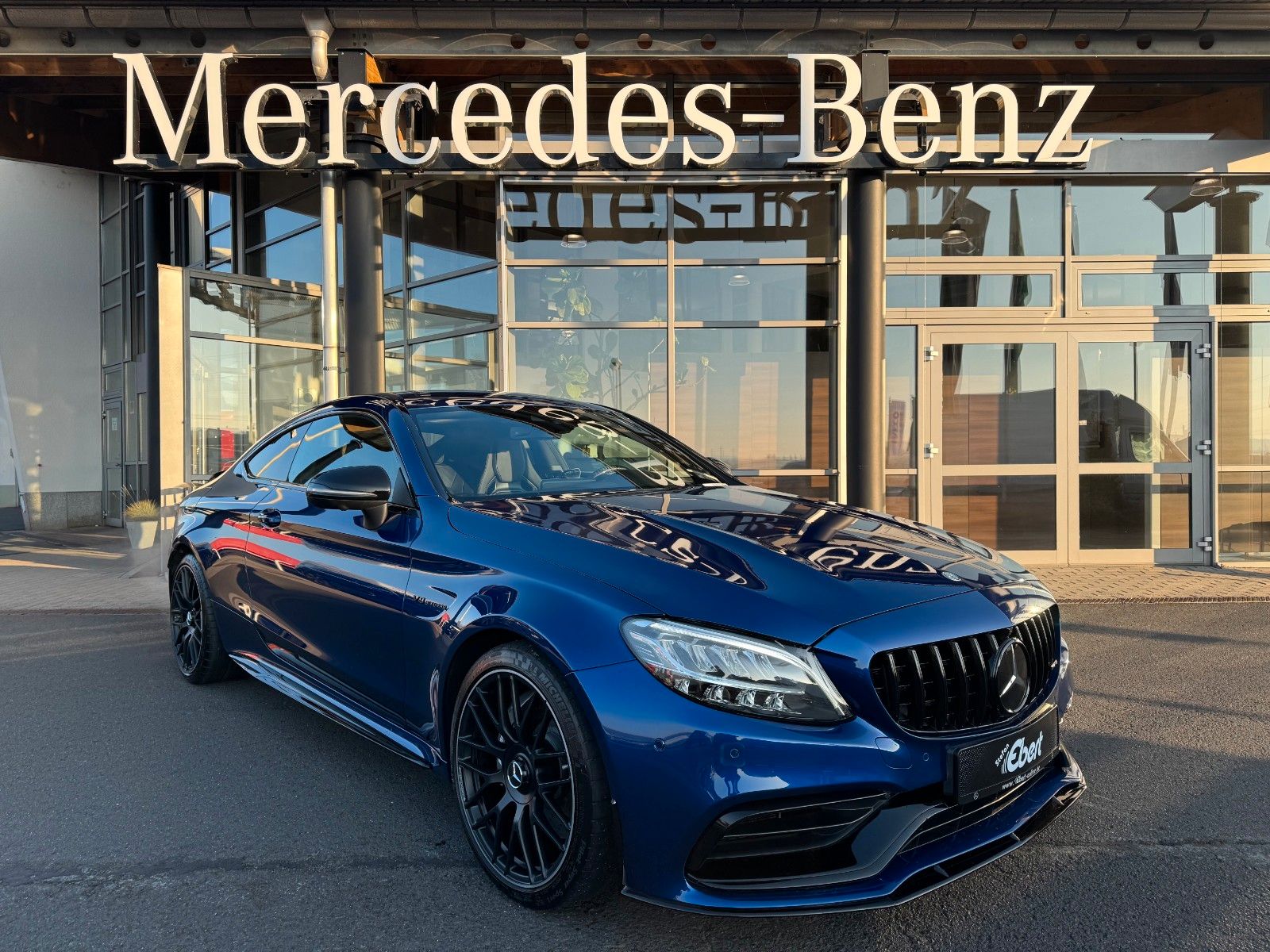 Fahrzeugabbildung Mercedes-Benz C 63 AMG Coupe+AeroP+Pano+Distr+Sportsitze