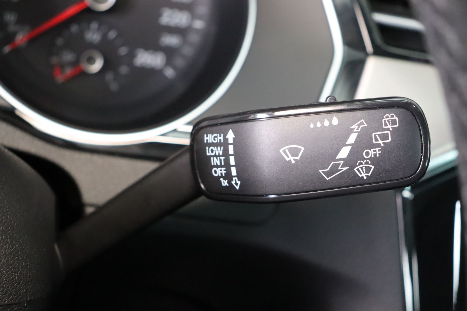 Fahrzeugabbildung Volkswagen Passat Variant 2.0 TDI Highline BlueMotion DSG