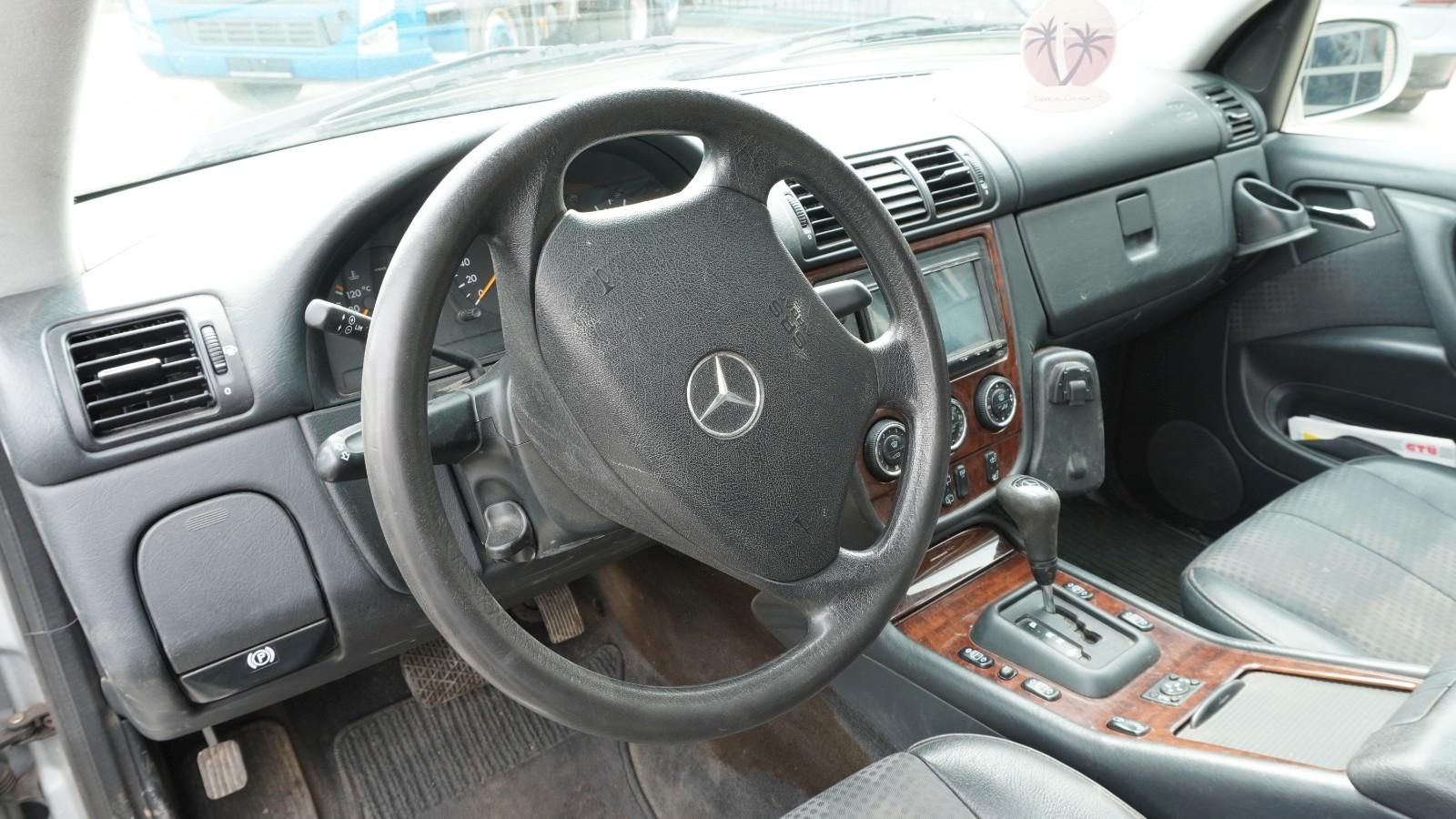 Mercedes-Benz ML270 2004 — photo 8