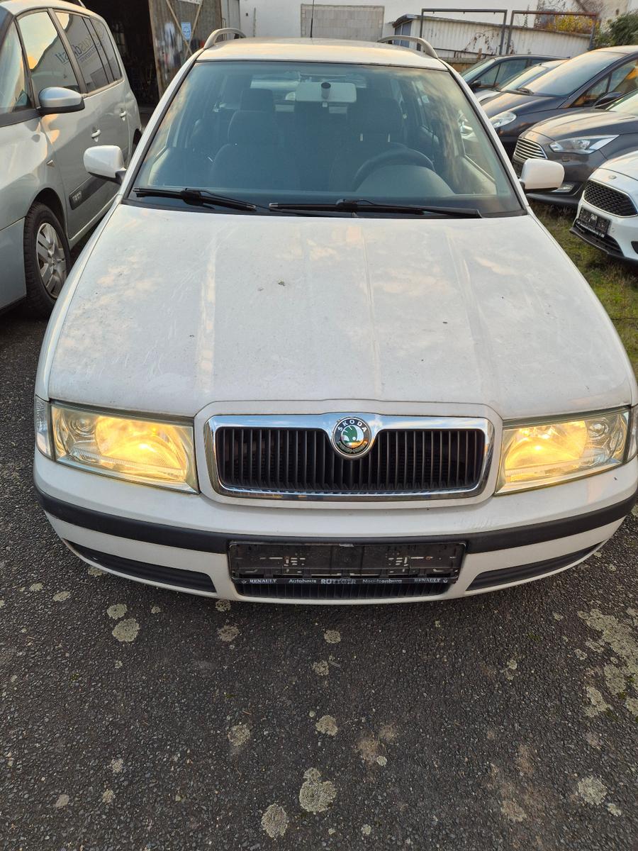Skoda Octavia Combi Tour