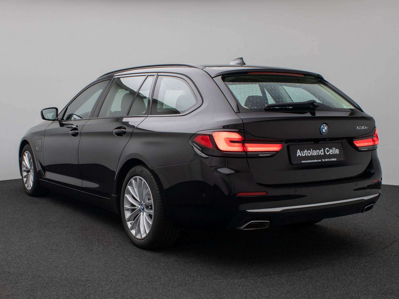 Fahrzeugabbildung BMW 530e Luxury Line Panorama Kamera HUD DAB 4xKlima