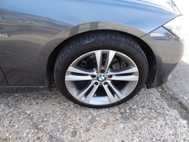 Fahrzeugabbildung BMW 318i Sport Line/1.Hd/70TKM/SitzH/PDC/