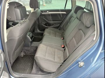 Volkswagen Passat Variant - 11