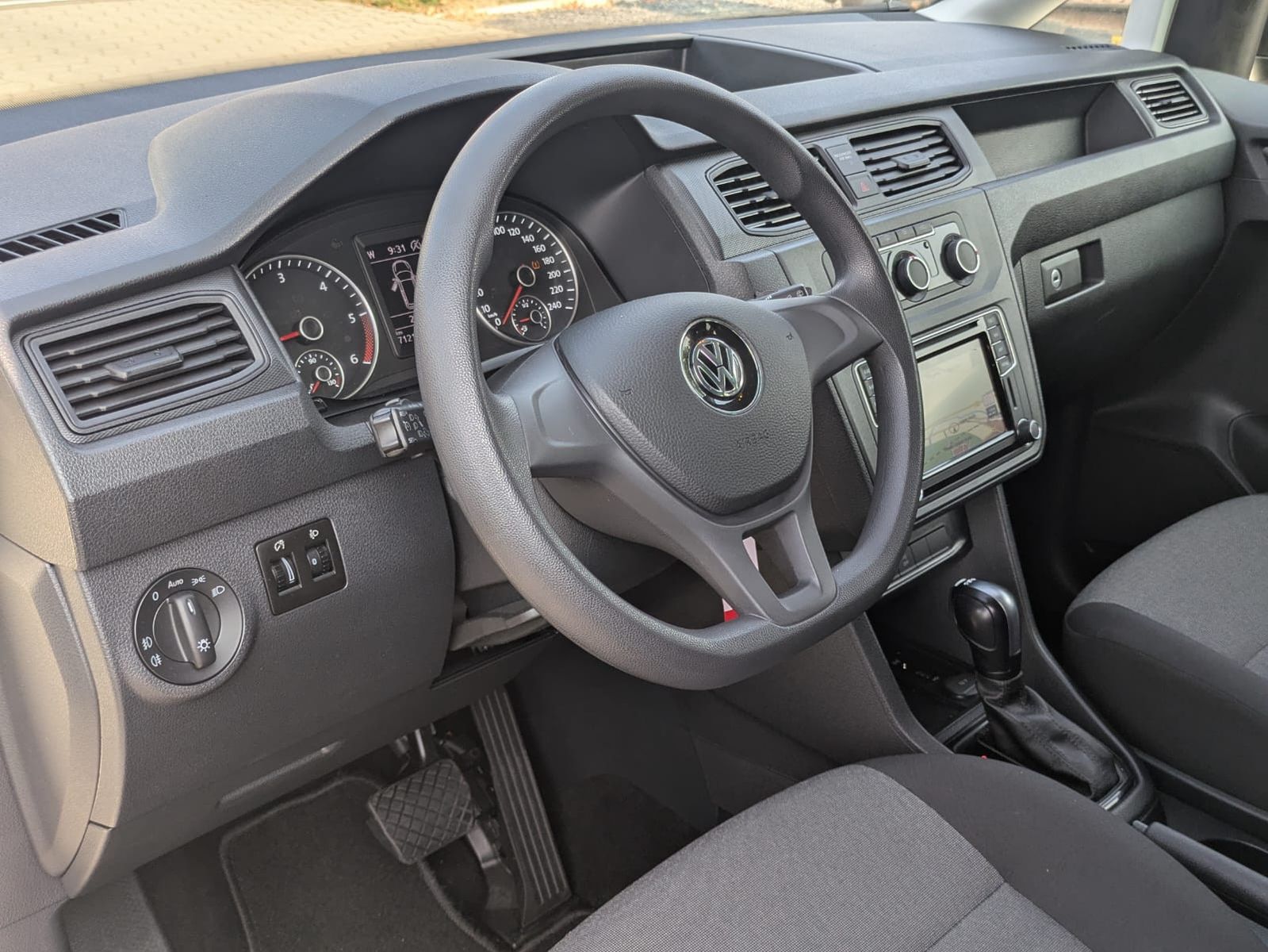 Fahrzeugabbildung Volkswagen Caddy Maxi 2.0 TDI DSG 7-Sit./KLIMA/NAVI/TEMP