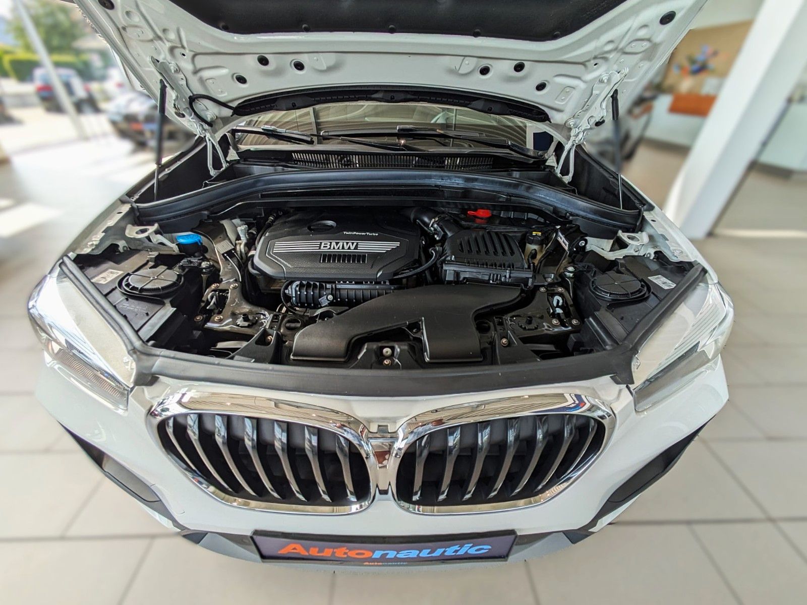 Fahrzeugabbildung BMW X1 18i LCI NAVI SHZ AHK PDC KLIMAAUT 8xALU