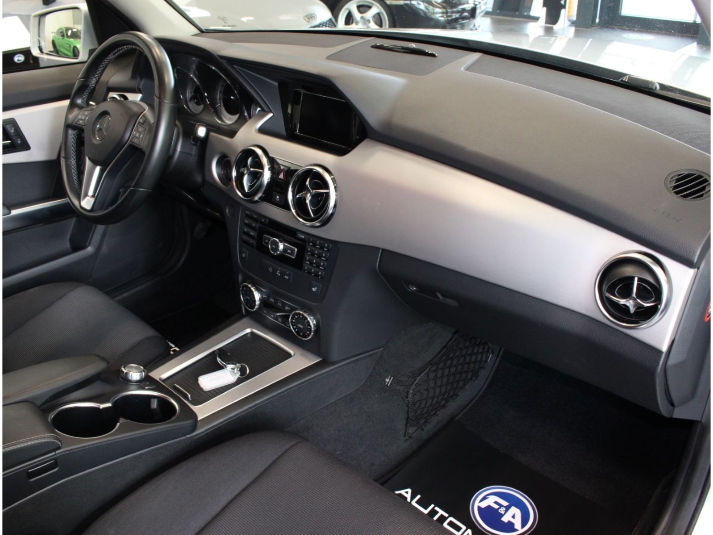 Fahrzeugabbildung Mercedes-Benz GLK 250 CDI BlueTec 4Matic DPF