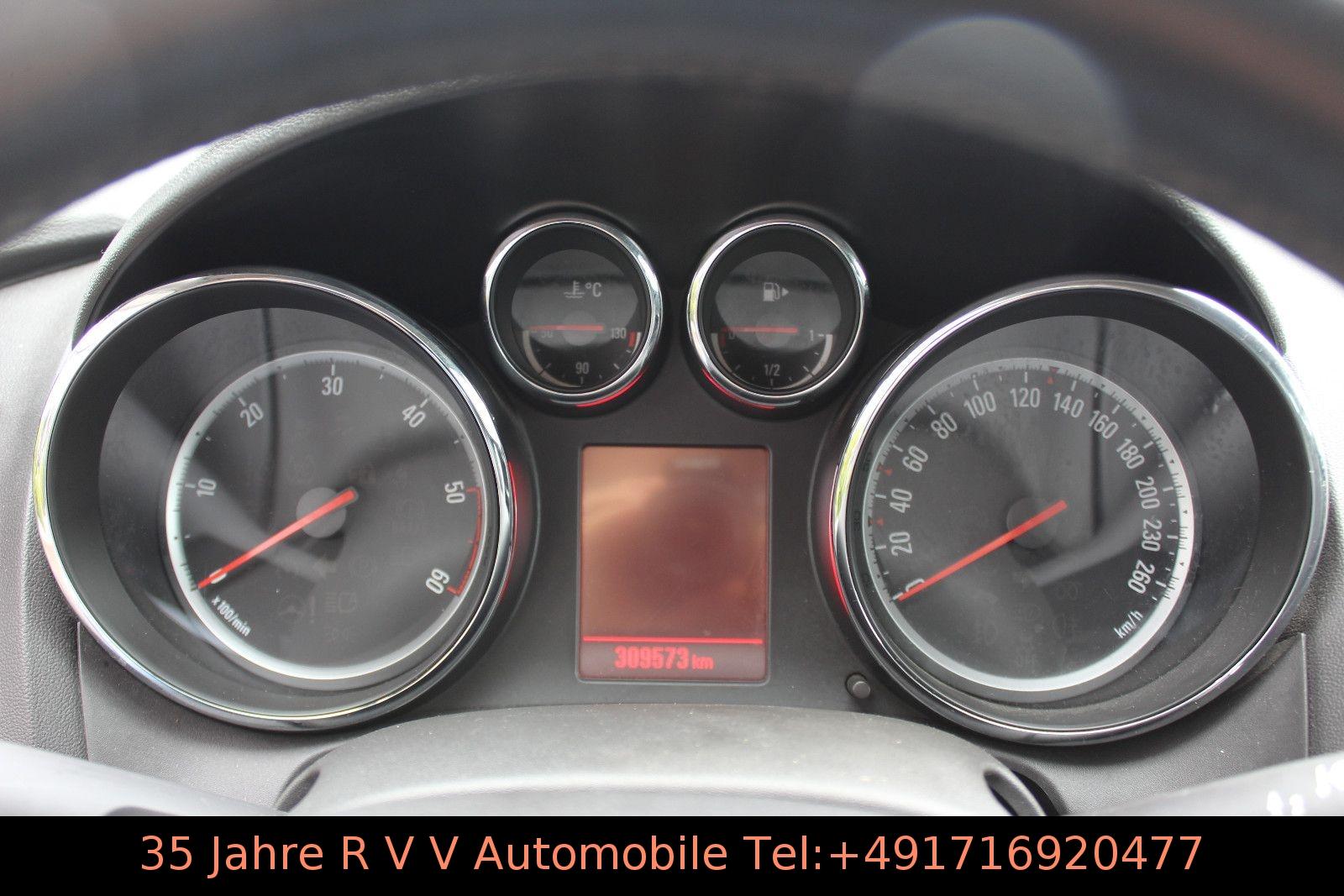 Opel Astra 2012 — photo 22