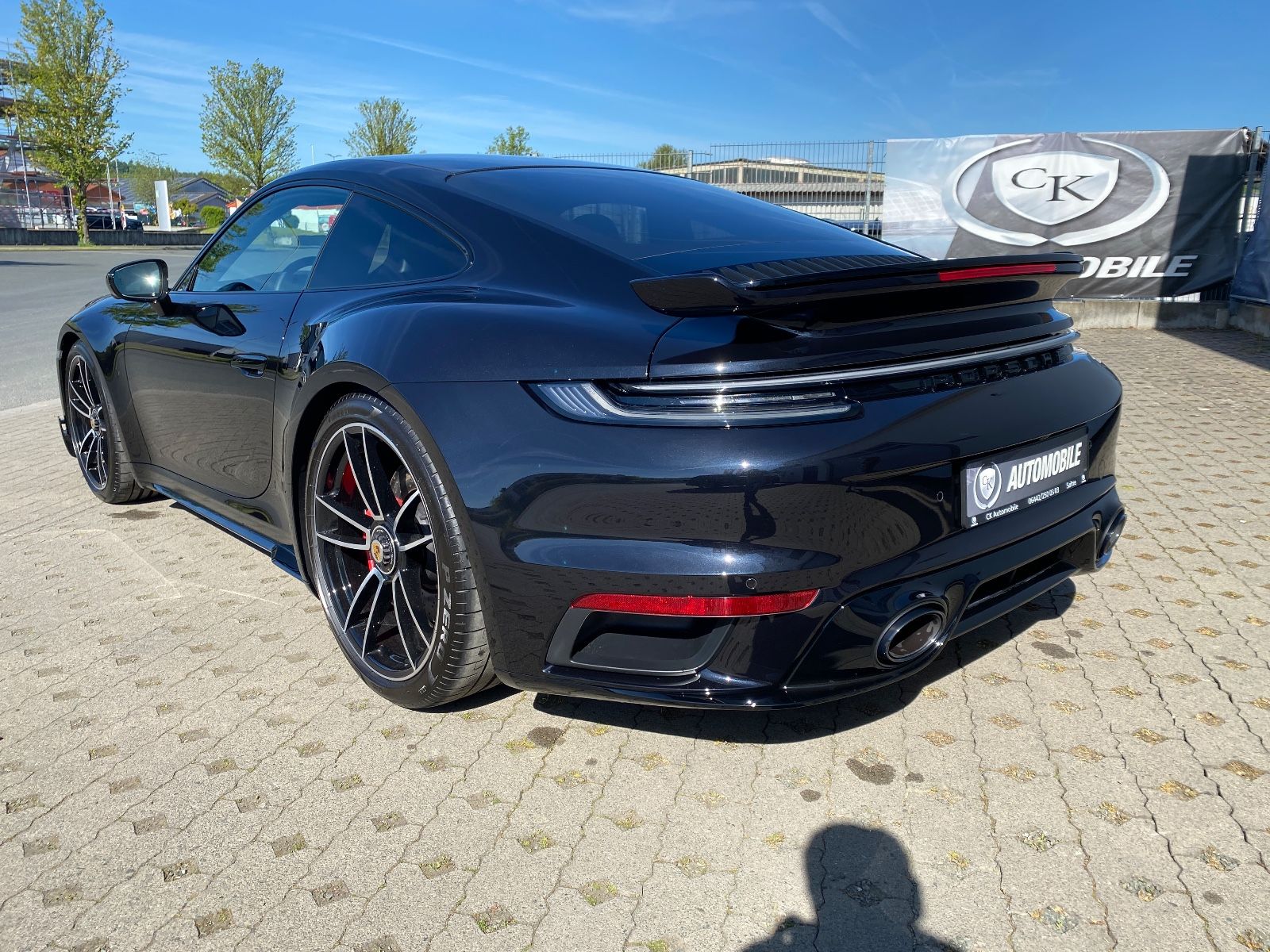 Fahrzeugabbildung Porsche 992 Turbo/Lift/Carbon Dach/Aero-Kit/360°Kamera