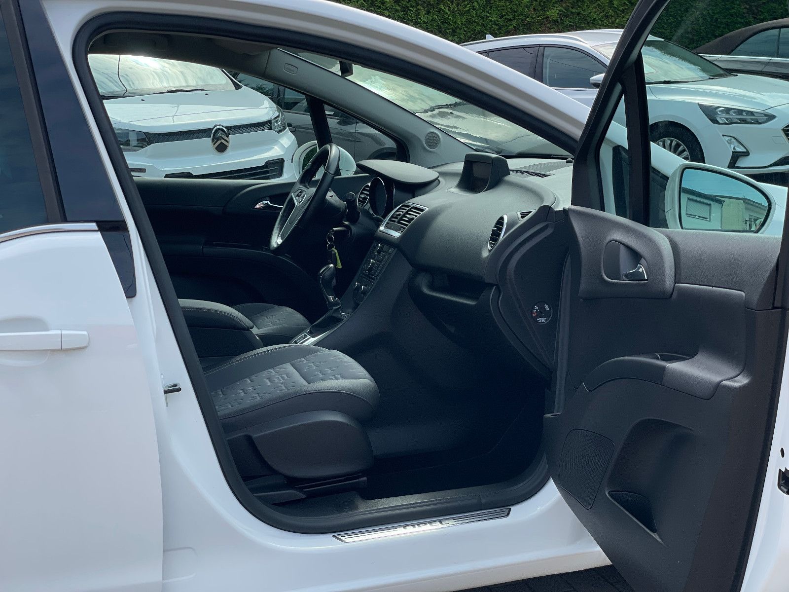 OPEL Meriva, 2015, Benzin, 140 PS