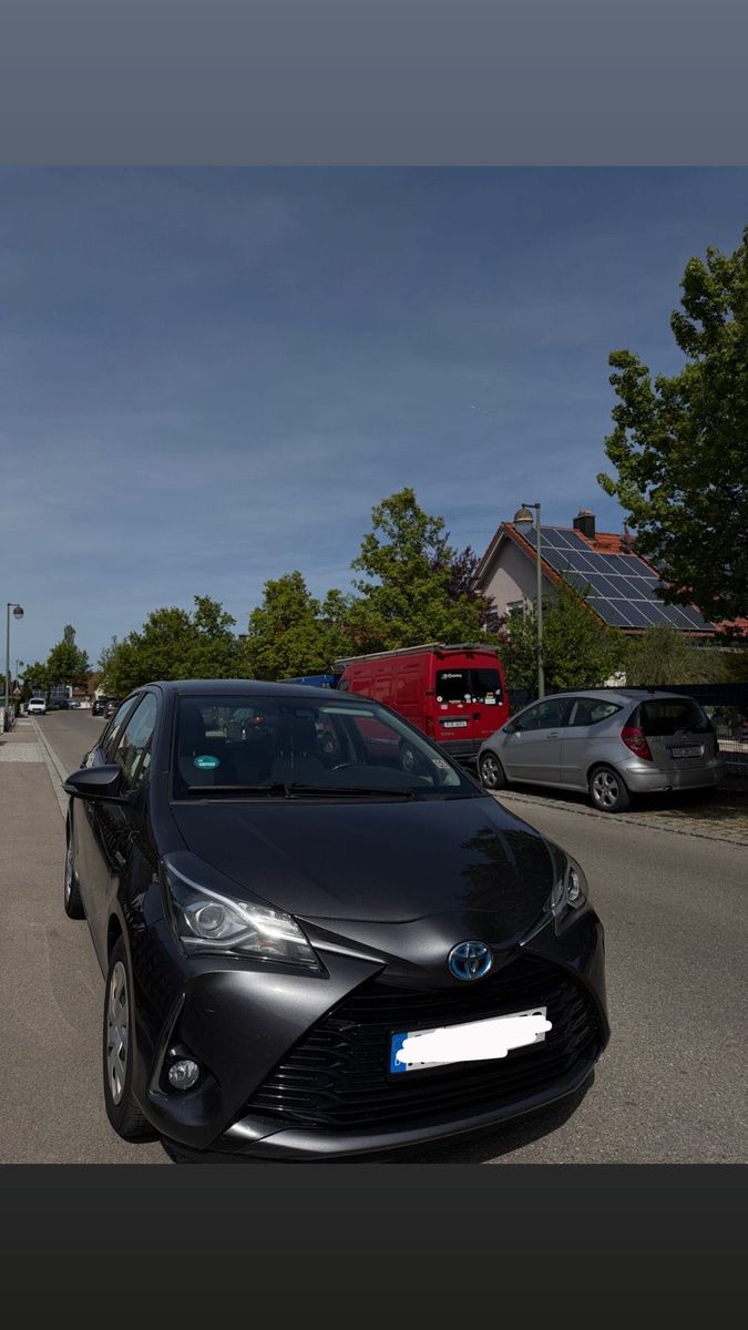 TOYOTA Yaris