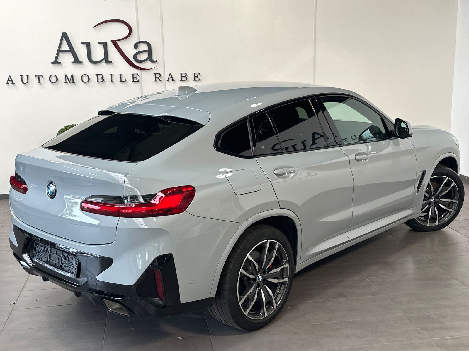 Fahrzeugabbildung BMW X4 xDrive20d M-Sport NAV+LED+AHK++20ZOLL+KAMERA