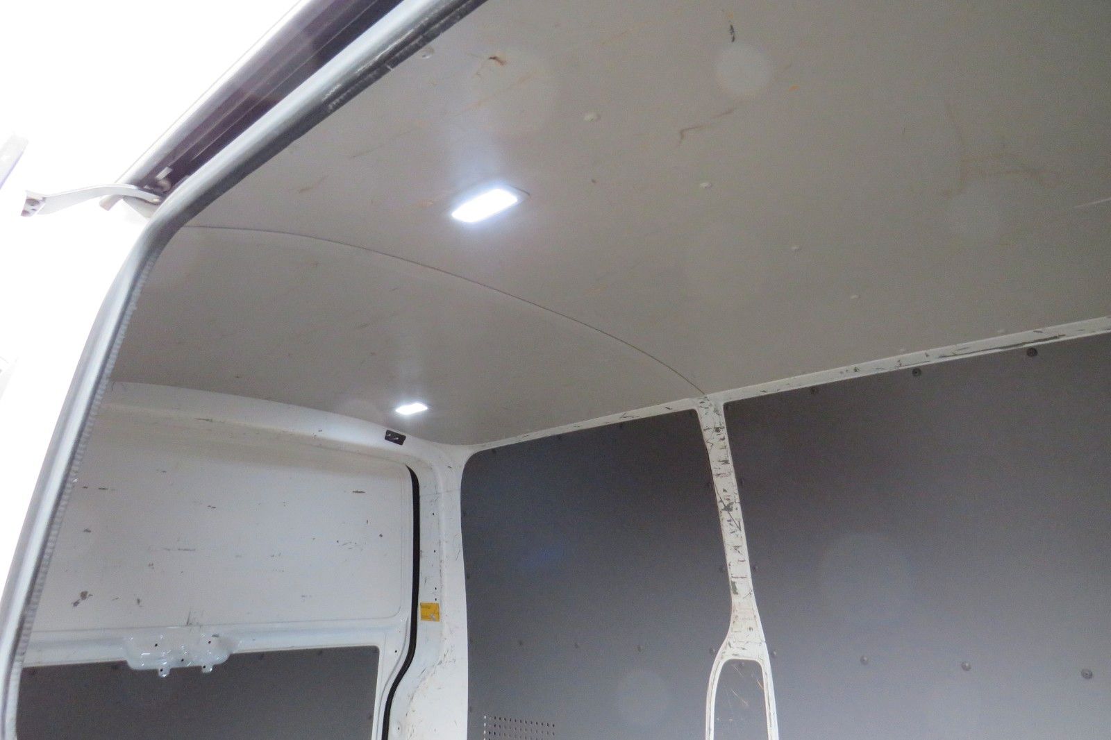 Fahrzeugabbildung Volkswagen T6 Kasten TDI KURZ KLAPPE KLIMA PDC TELVOR 1.HD