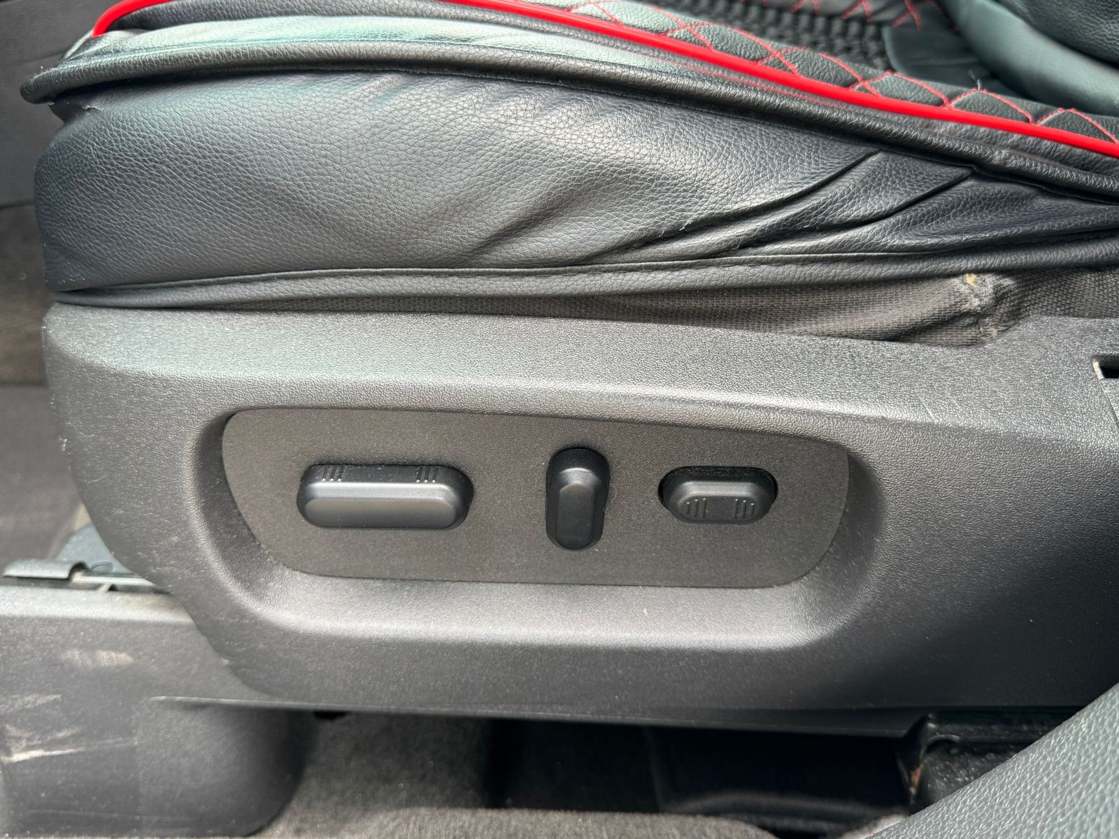 Fahrzeugabbildung Ford Explorer 3,5L 7 SitzerTEMP*KAMERA*PDC*KLIMA