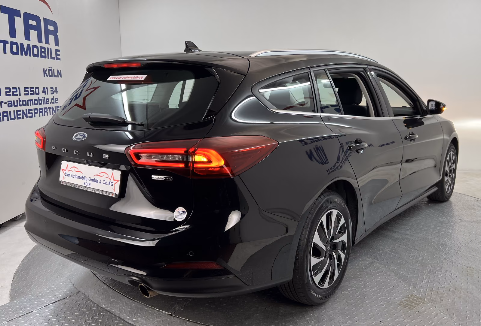 Ford Focus Titanium Tur. AT 1,0-92kW NAVI KAMERA EU6d, миниатюра 6