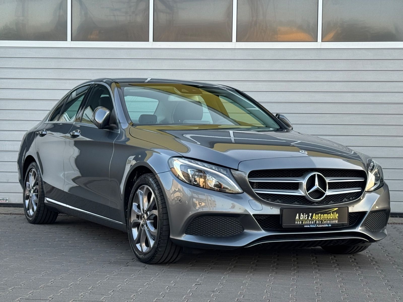 MERCEDES-BENZ C 180 CGI 2.Hand/SHZ/NAVI/T-Leder/Garantie