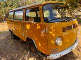 Volkswagen 1972 VW Type 2  Bus  - VW T2 9-Sitzer