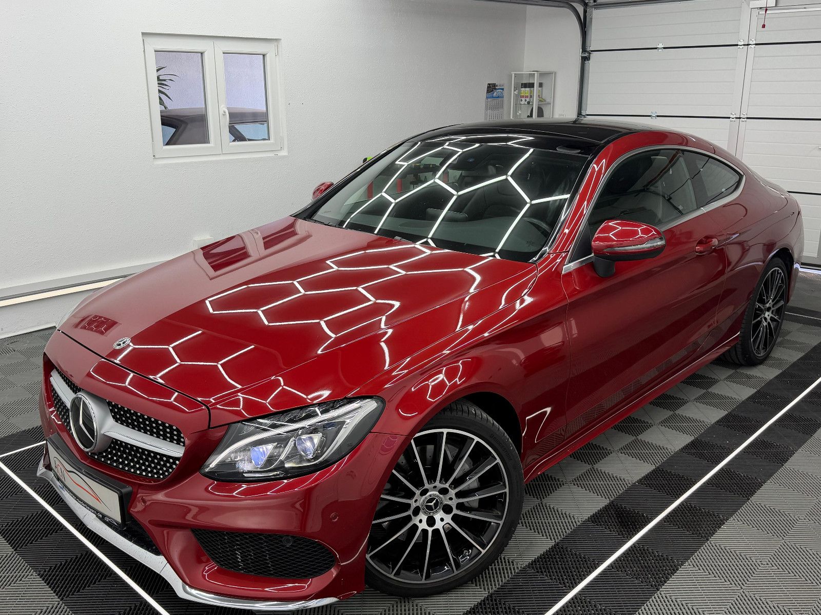 Fahrzeugabbildung Mercedes-Benz C 400 Coupe 4M/AMG-LINE/DESIGNO/PANO/DE FZG/AHK
