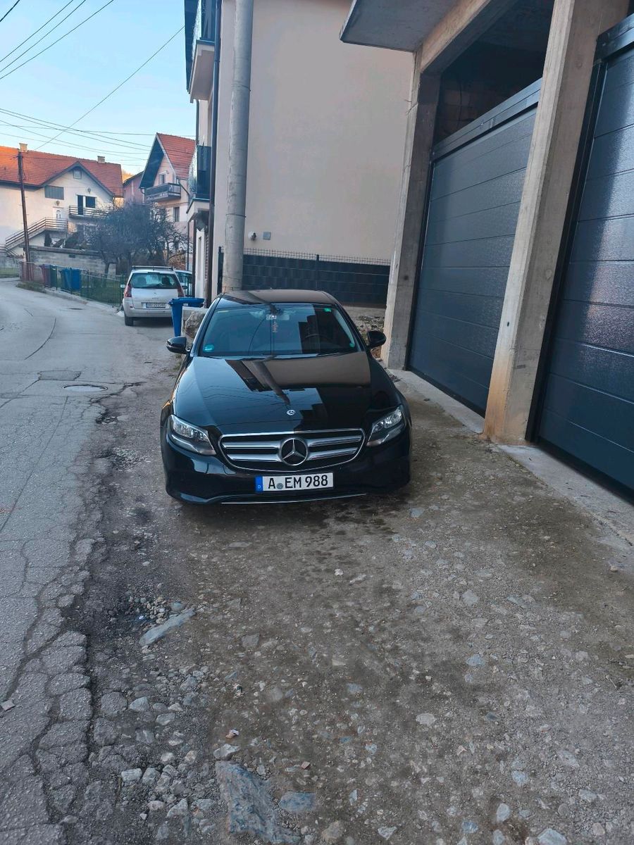 MERCEDES-BENZ Mercedes e 200