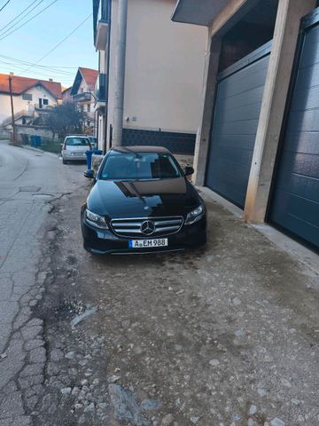 MERCEDES-BENZ Mercedes e 200