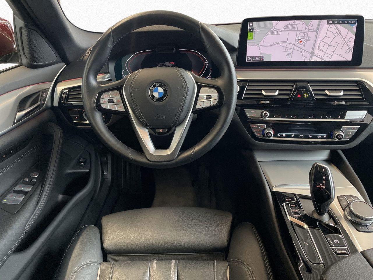 BMW 530d xDr Touring Pano AHK Laser StdHz St&Go HUD