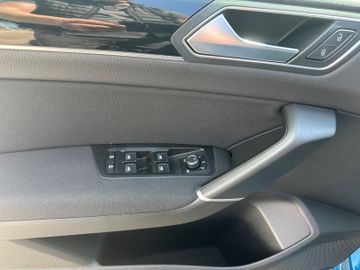 Fahrzeugabbildung Volkswagen Touran 2.0 TDI Highline 7 Sitze LED