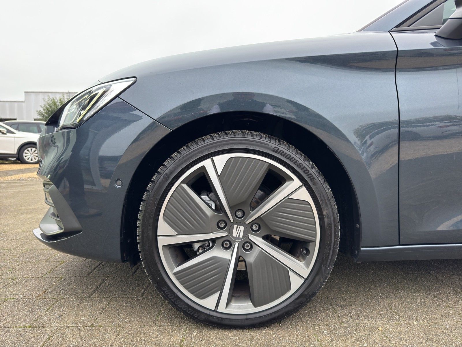 SEAT Leon Sportstourer 1.5 eTSI FR DSG / AHK / PANORA - Image 18