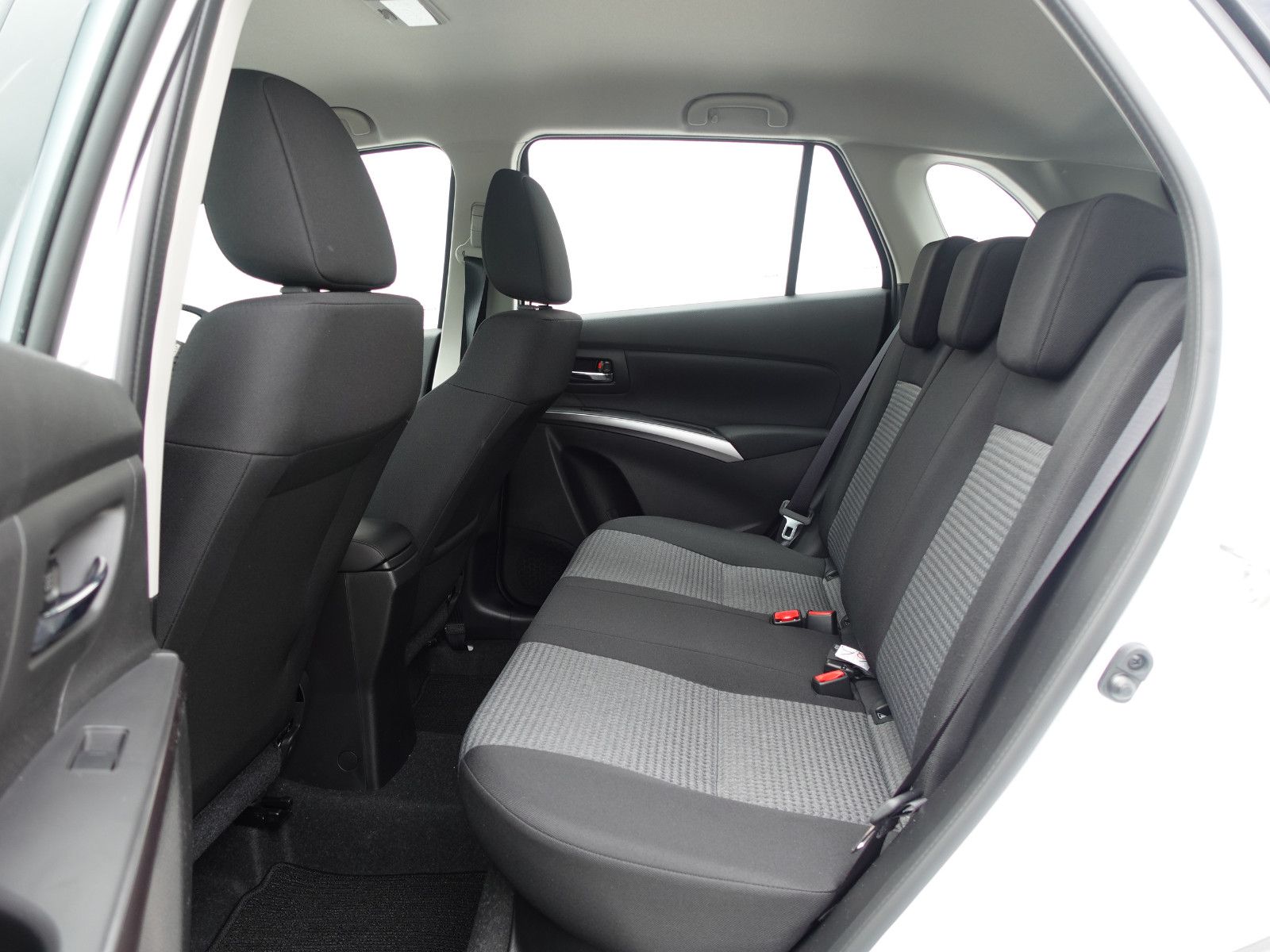 Fahrzeugabbildung Suzuki S-Cross Edition, Klima, Freisprech, ACC