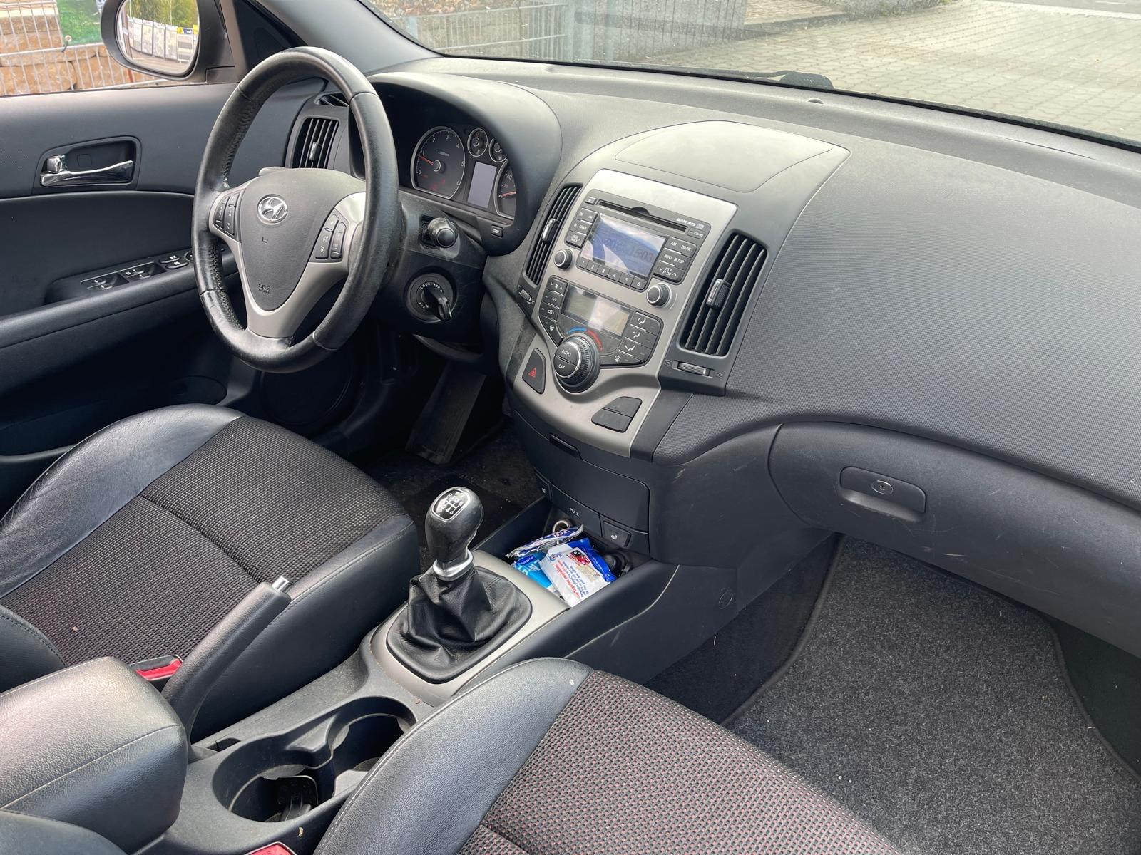 Hyundai i30 2011 — photo 6