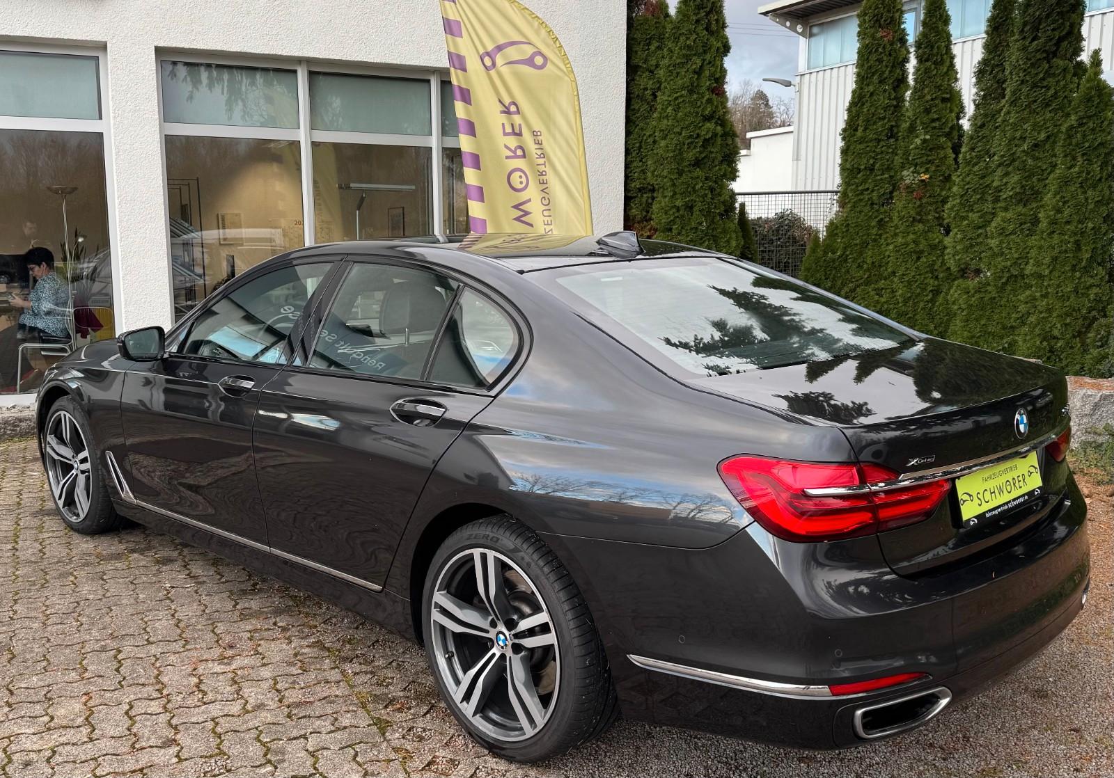 BMW 750i xDrive*SD*Hed-Up*Komfortsitze*Kamera*MwSt.*