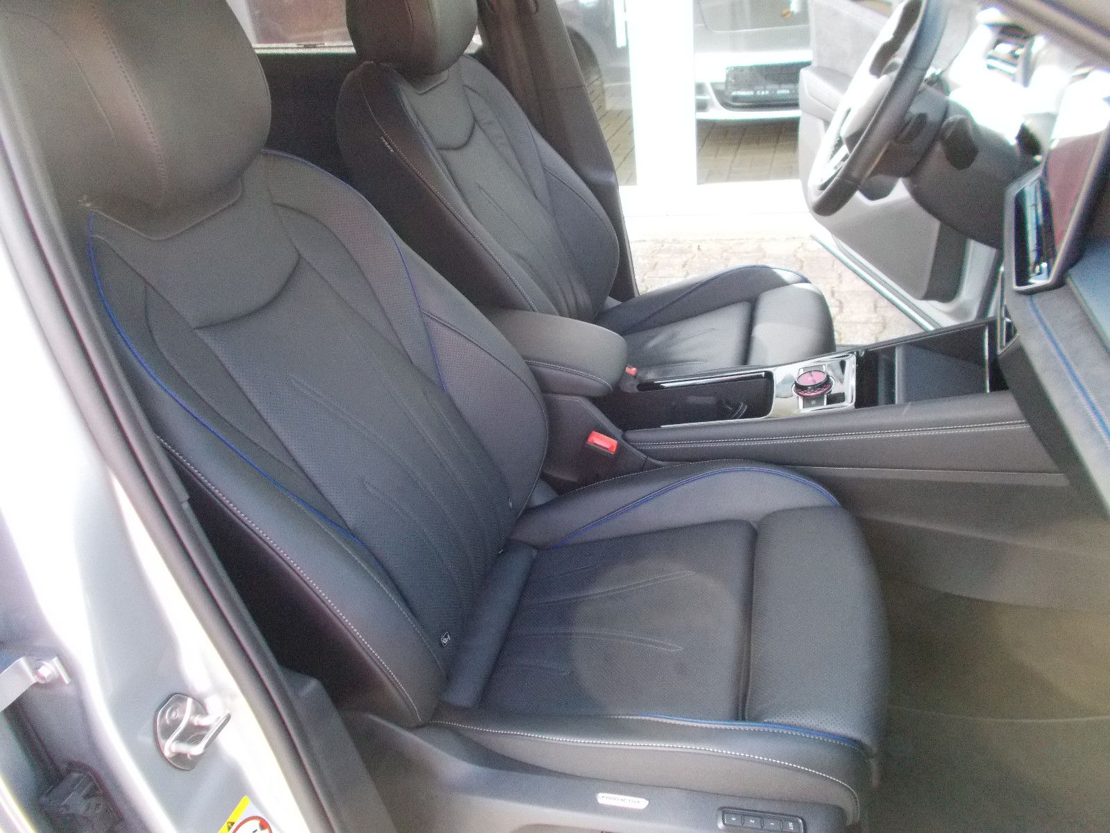 Volkswagen Tayron 2.0 TDI 142 kW 4Motion R-Line 7 - Sitzer foto 19