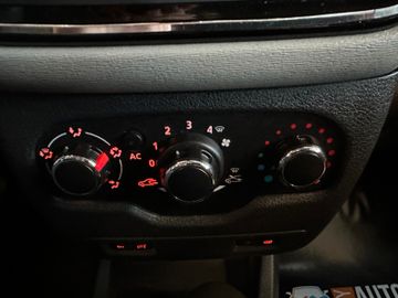 MYAUTOCENTER – Gebraucht- und Jahreswagen mit Werkstattservice in Pfaffenhofen Dacia Lodgy *7-Sitzer*1. Hand*Klima*Radio*