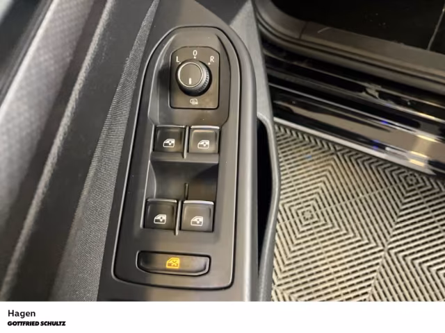 Volkswagen Golf VIII 1.5 TSI LED NAV SHZ PDCvo&hi Active, миниатюра 9