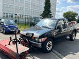 Nissan PickUp 4x4 Schneepflug - Nissan PickUp mit Diesel-Antrieb: Geländewagen