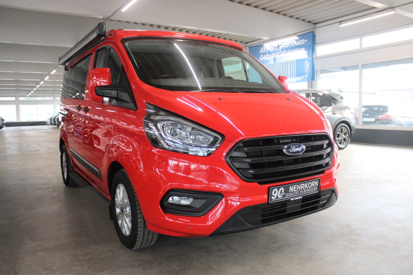 Fahrzeugabbildung Ford Transit Custom NUGGET Aufstelldach AHK Markise