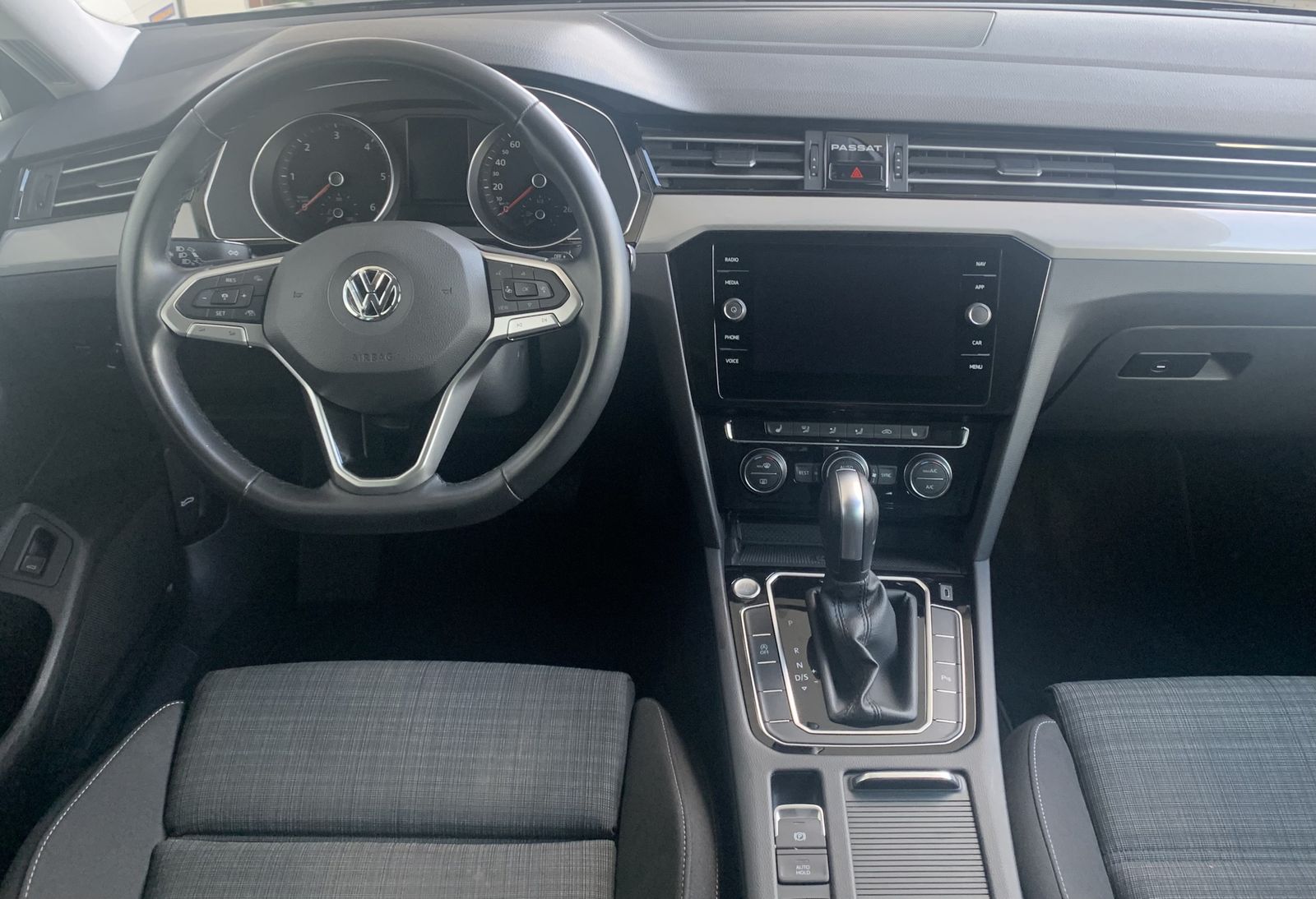 Fahrzeugabbildung Volkswagen Passat Variant 2.0 TDI*LED*Cam*Spur*Navi*ACC*