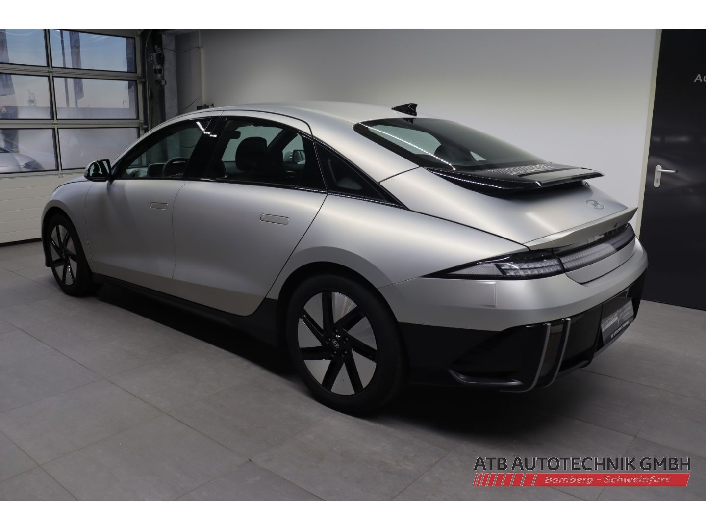 Fahrzeugabbildung Hyundai IONIQ 6 77,4 kWh DYNAMIQ 97,1% SOH Navi LED ACC